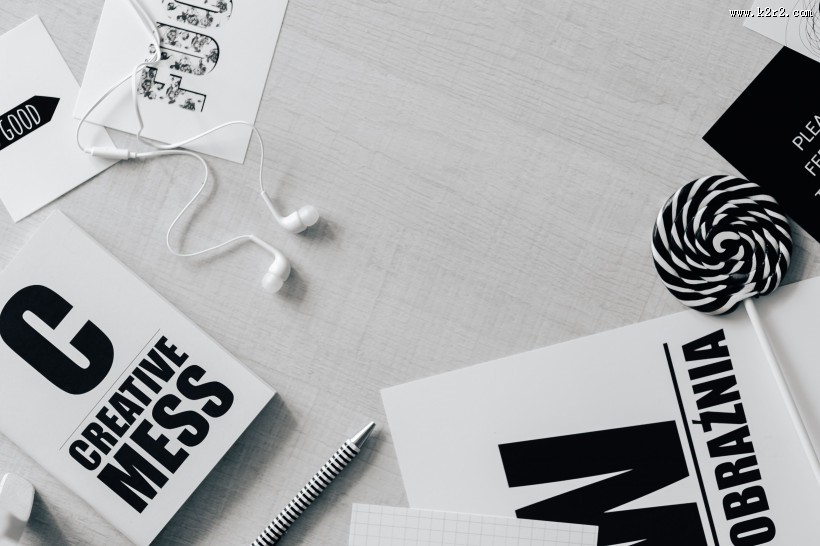 黑白色调的物件摆放图片