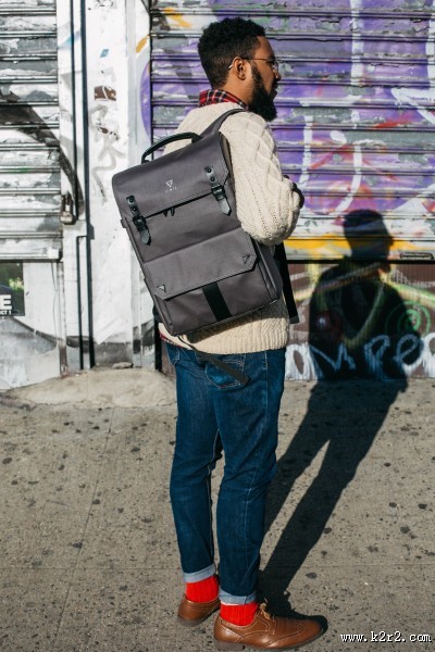 大容量双肩背包图片