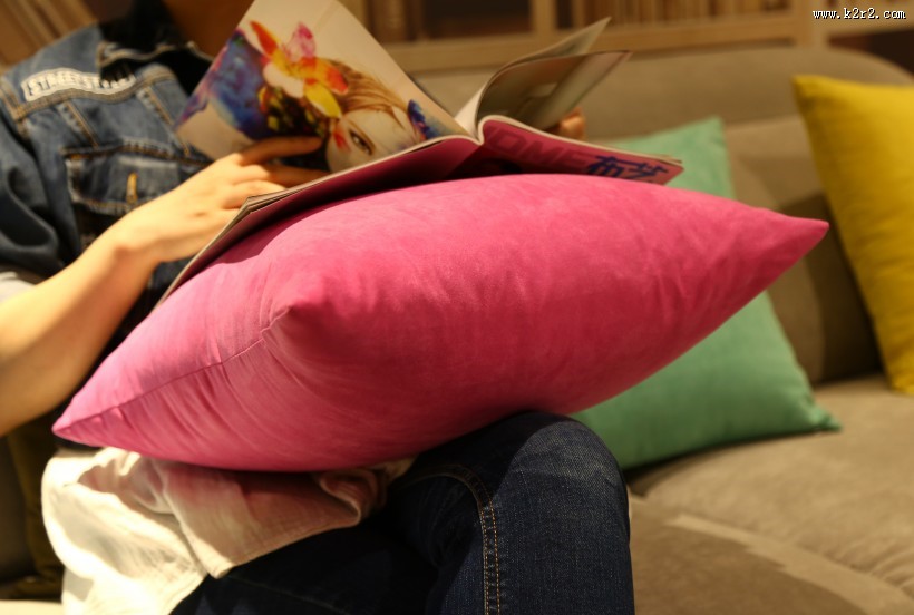 各种颜色的抱枕图片