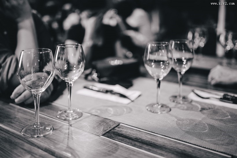 玻璃酒杯的特写图片大全