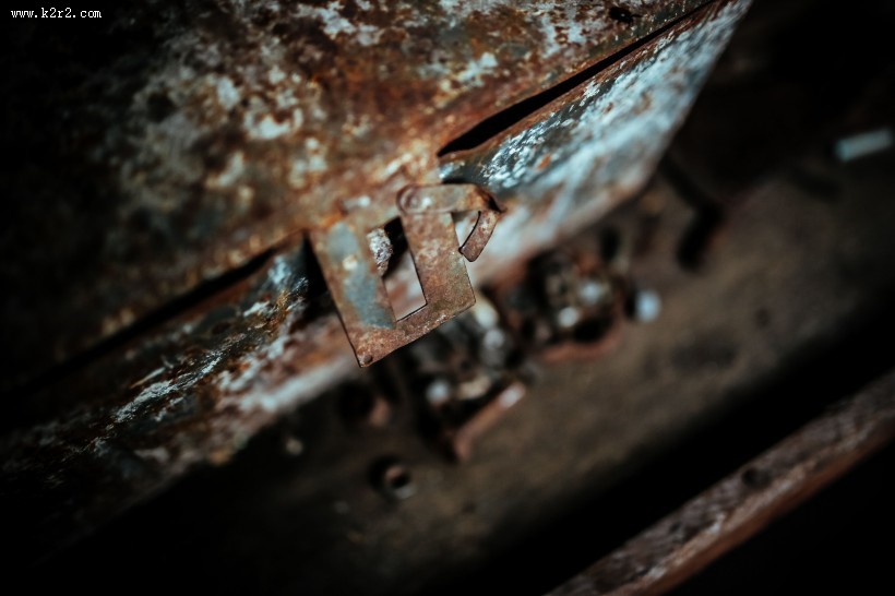 车间里的旧箱子图片大全