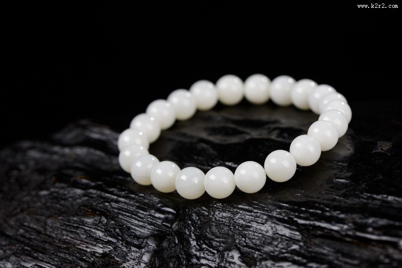 白色的珍珠手链图片