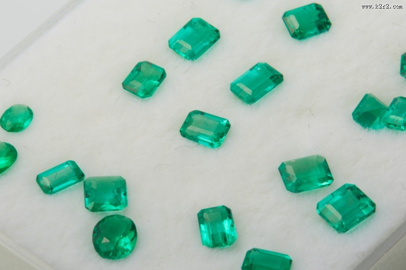 各种颜色的钻石图片