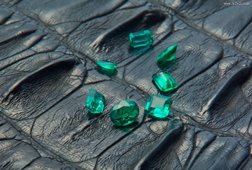 各种颜色的钻石图片