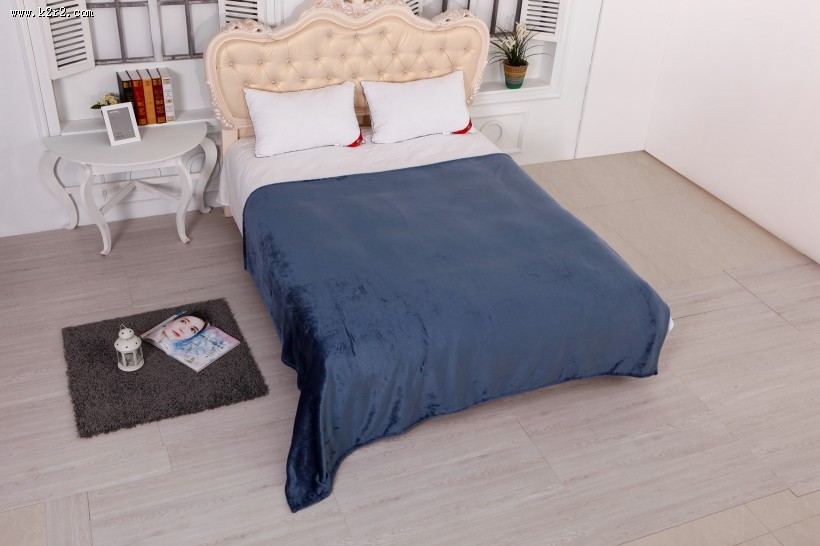 柔软的卧室毛毯图片