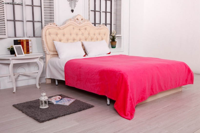 柔软的卧室毛毯图片