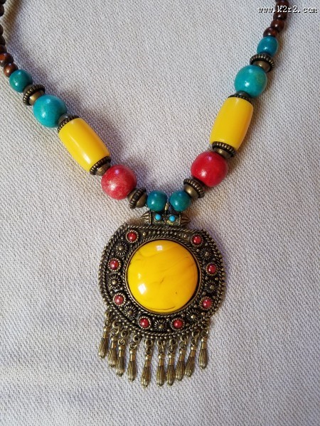 漂亮的女士项链图片