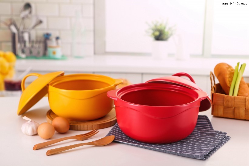 红色的汤锅图片