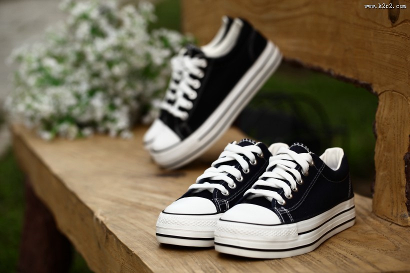 户外运动鞋图片