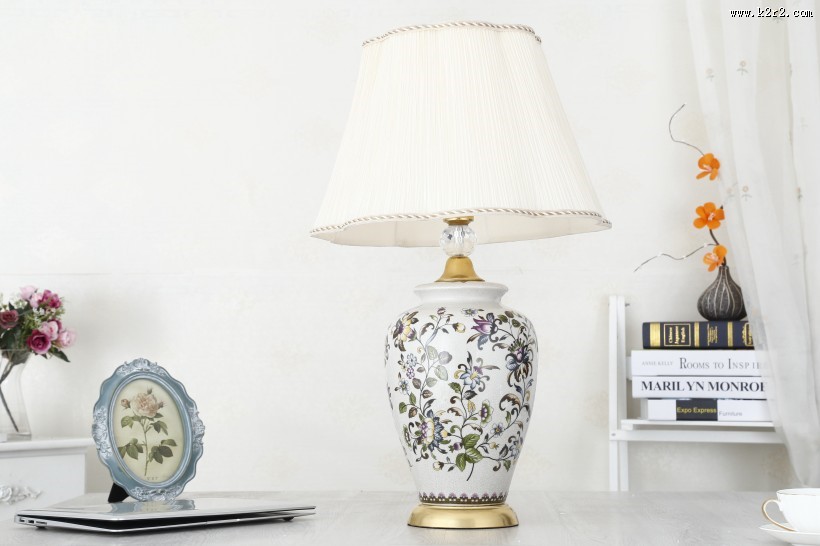 精致漂亮的台灯图片