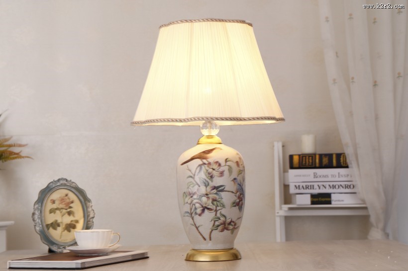 精致漂亮的台灯图片