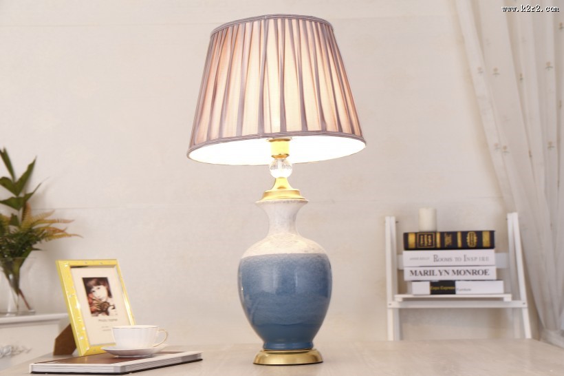精致漂亮的台灯图片