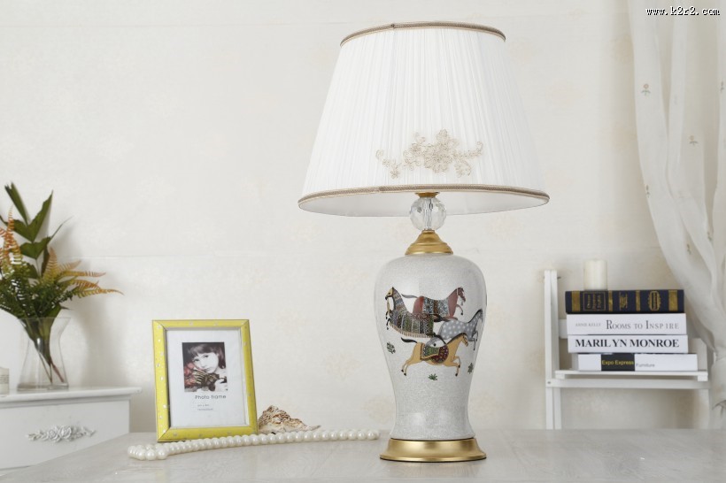 精致漂亮的台灯图片