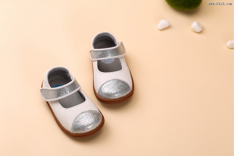 可爱好看的童鞋图片