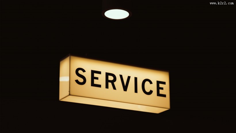 指引路人的指示牌图片