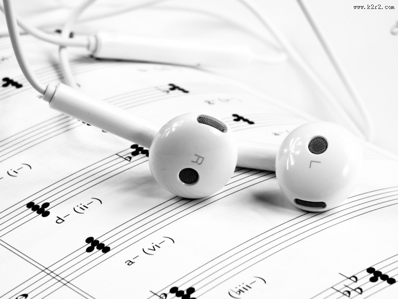 耳机的特写图片