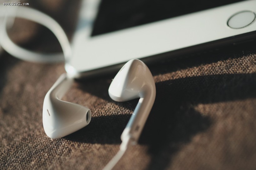 耳机的特写图片