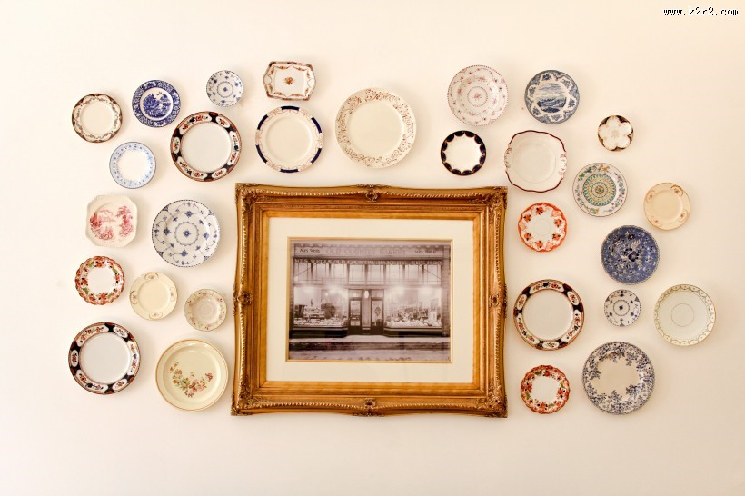 装有相片的相框图片