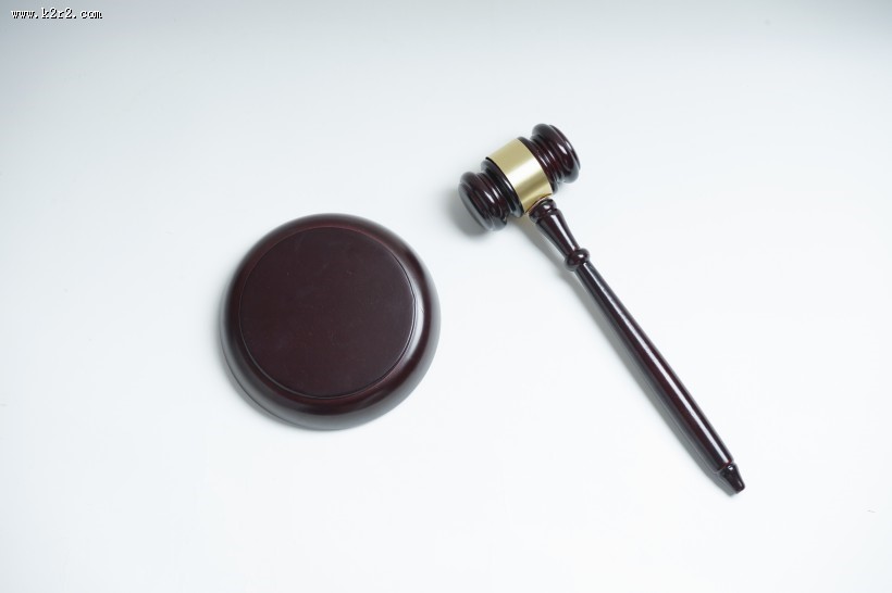 公正的法槌图片