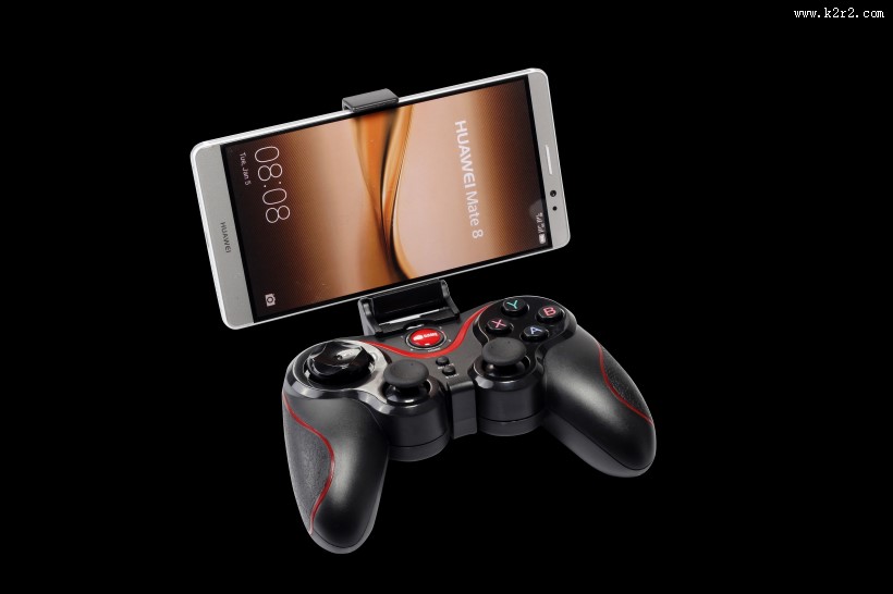 黑色游戏手柄图片