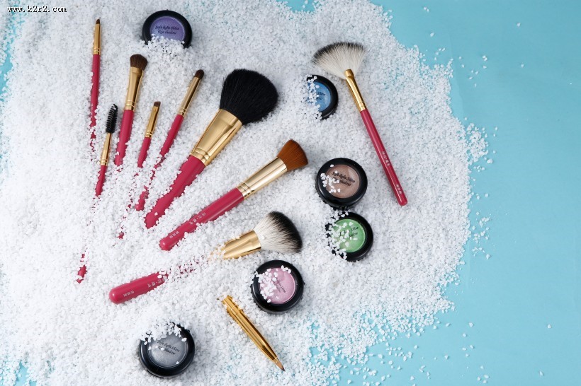 不同功能的化妆刷图片