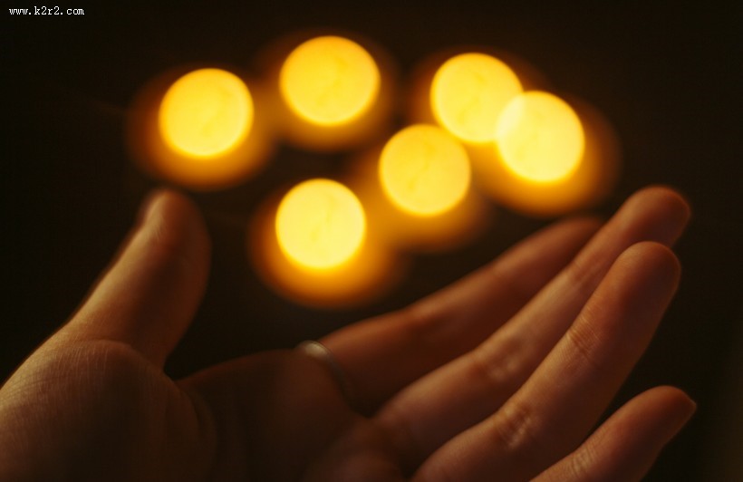 温暖的蜡烛烛光图片