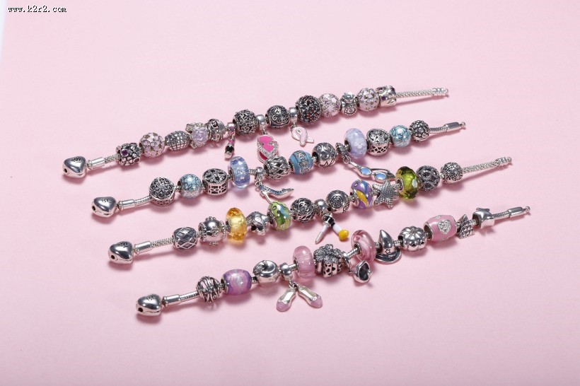 精美的银项链图片