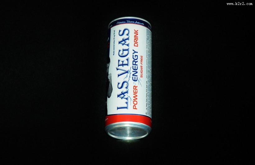 五颜六色的易拉罐图片