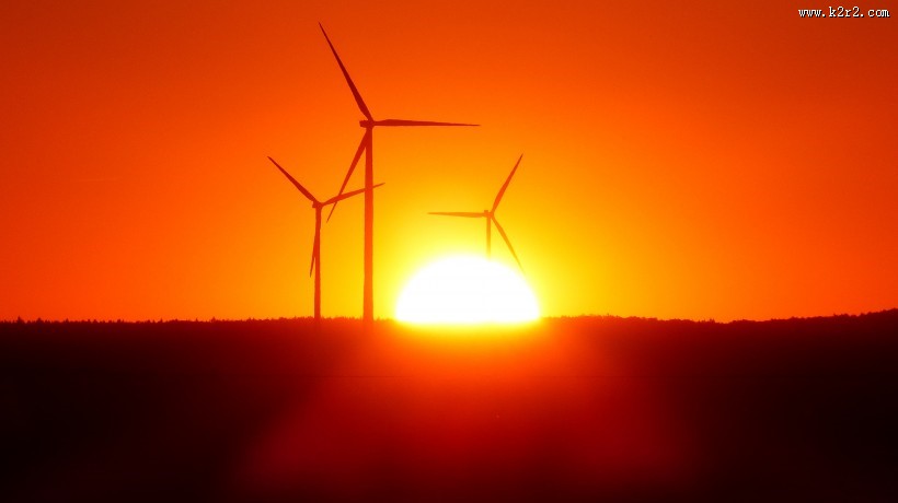 风力发电的风车图片