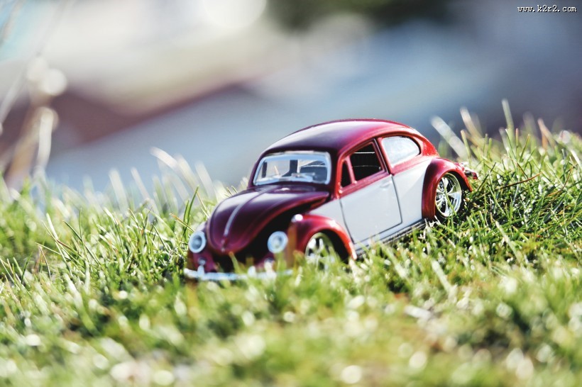 用于儿童游玩的玩具车图片