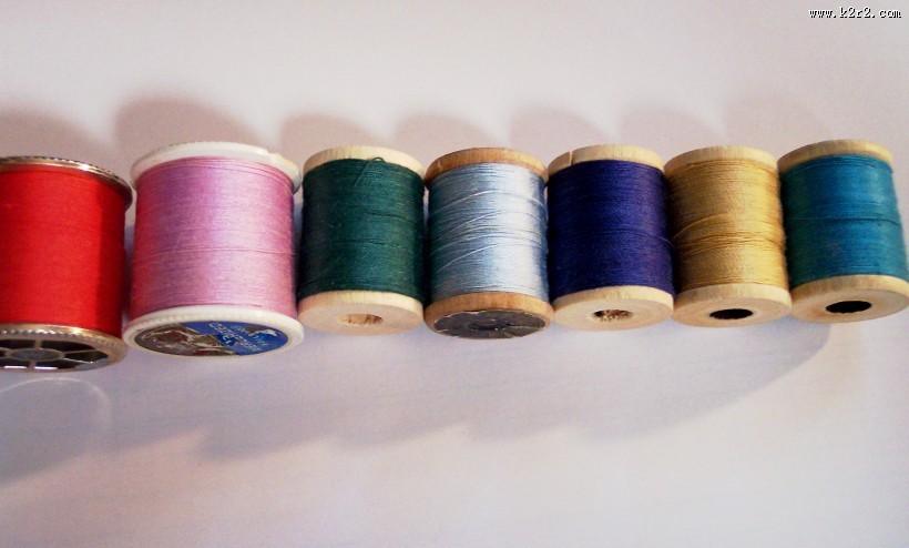 五颜六色的线轴图片