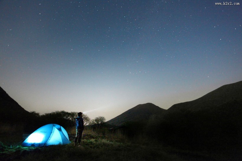 夜晚露营的帐篷图片大全