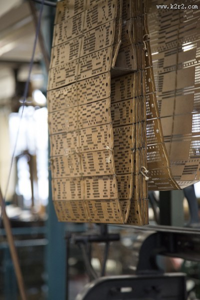 纺织厂织布机图片