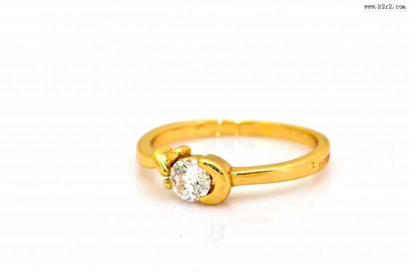 代表幸福的钻戒图片