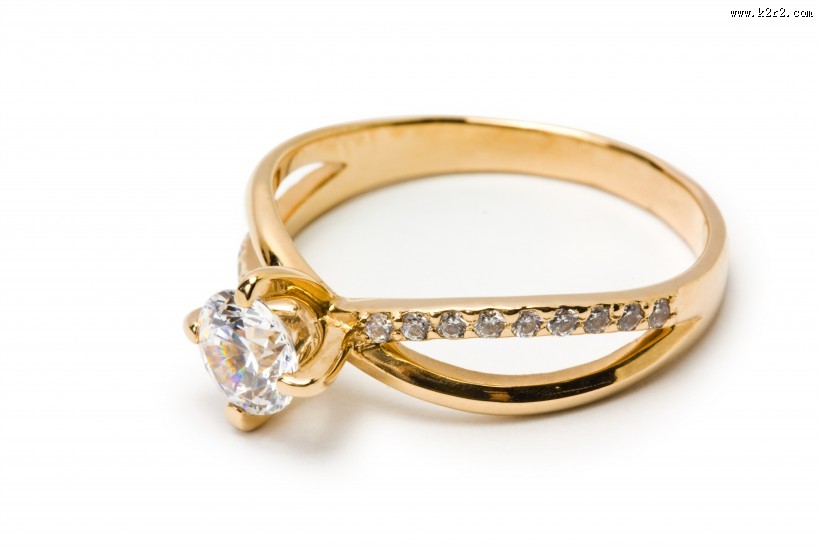 代表幸福的钻戒图片