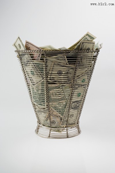 储蓄罐和货币图片