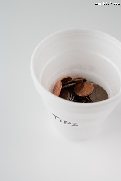 储蓄罐和货币图片