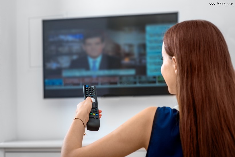 客厅里的电视机图片