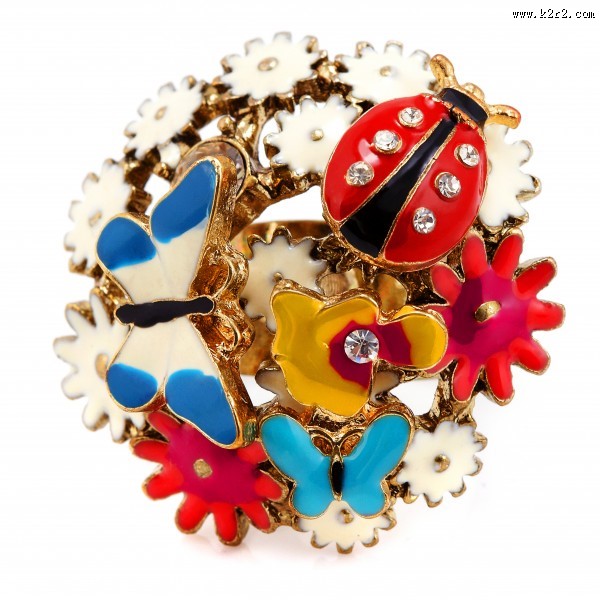 女性精致首饰图片