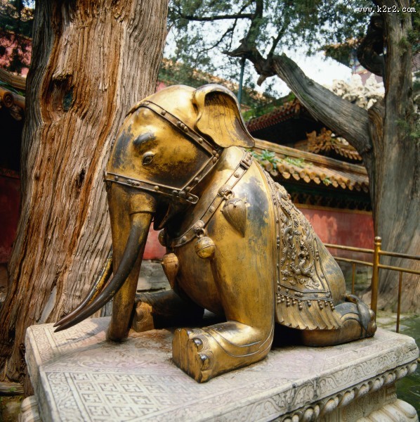 庙宇里的雕塑图片