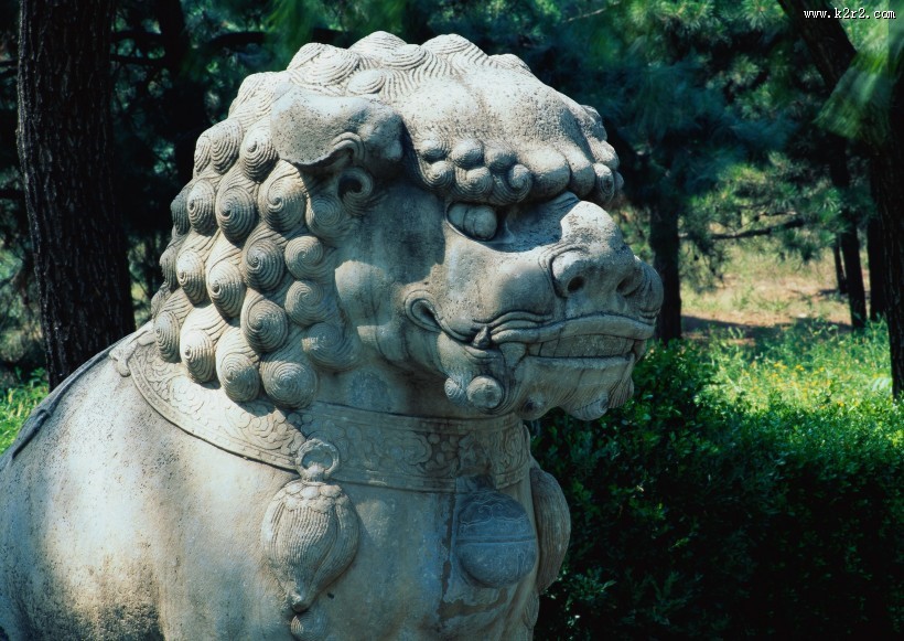 庙宇里的雕塑图片