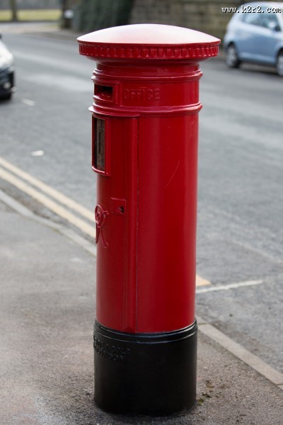 红色邮筒图片