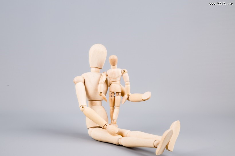 美术课上标准人物比例的木头小人图片