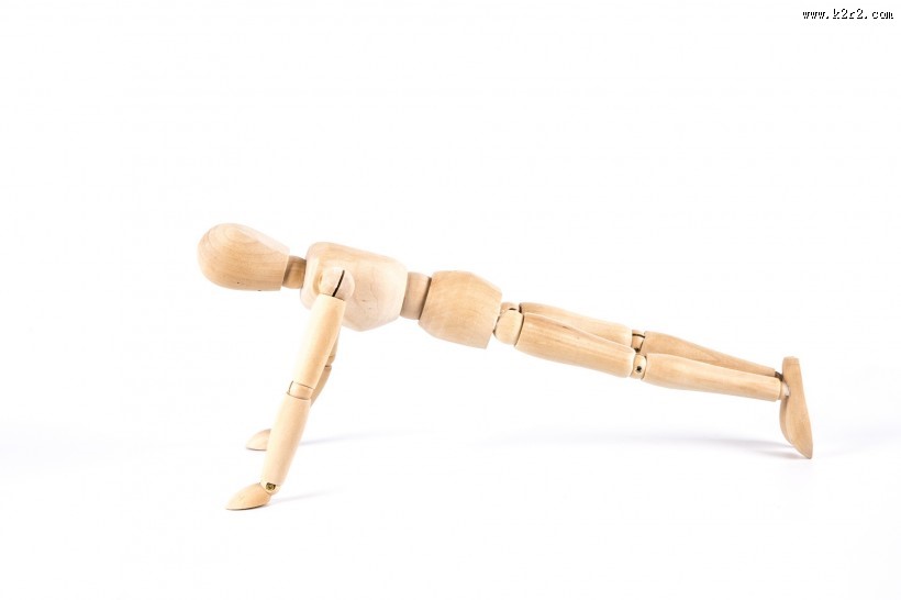 美术课上标准人物比例的木头小人图片