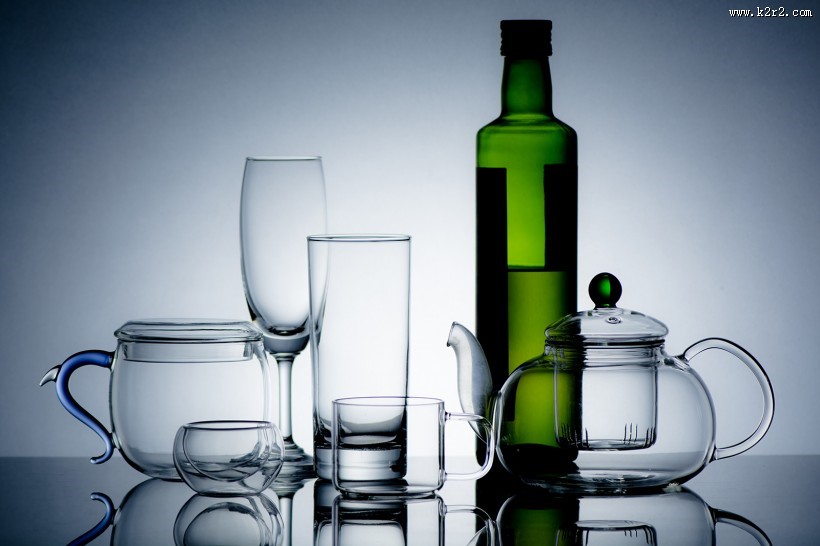 玻璃杯和玻璃瓶图片