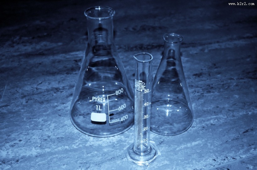 玻璃试管和玻璃烧杯图片