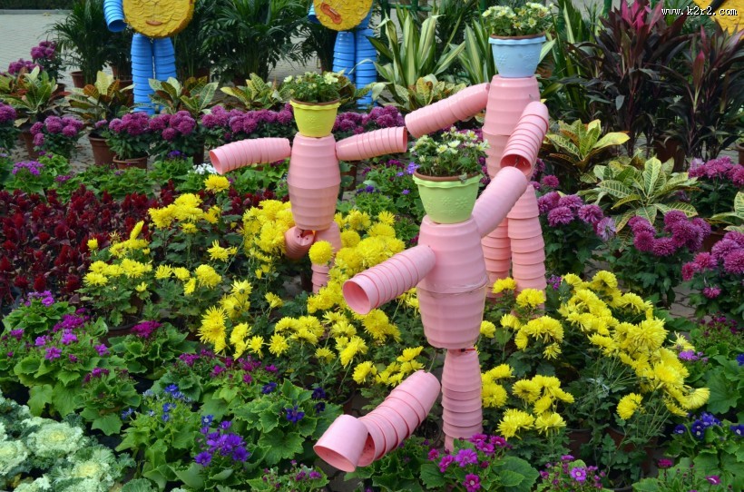 色彩缤纷的花盆陶罐图片