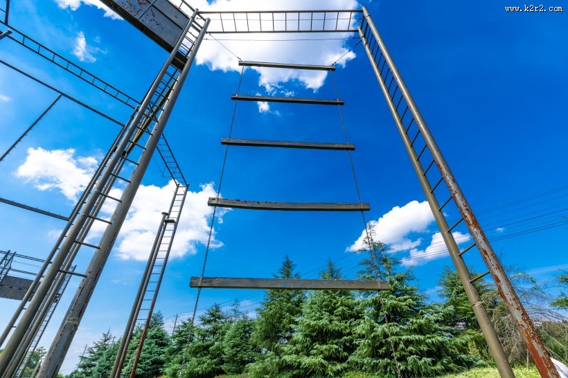 障碍训练场地图片