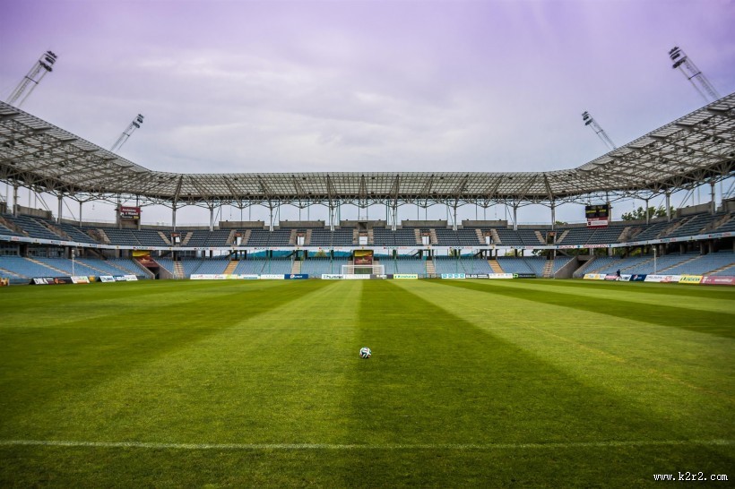 宽敞的足球场图片大全