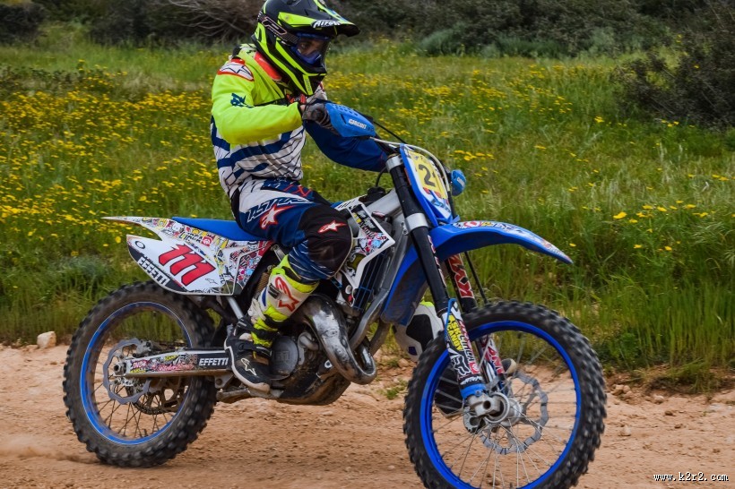 越野摩托车比赛图片